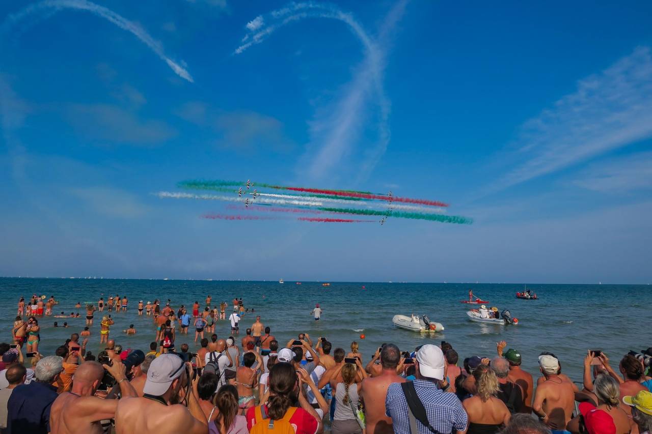 Scopri di più sull'articolo Frecce Tricolori 2019 a Rimini, 100mila persone per l’Air Show