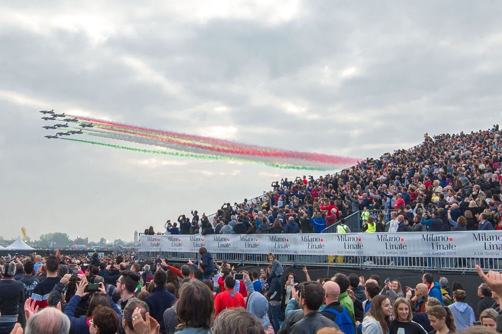 Scopri di più sull'articolo In 200mila a Milano con il naso all’insù per le Frecce Tricolori